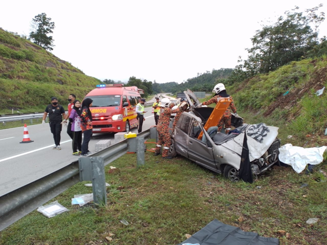 Tiga beradik maut, seorang parah nahas di Lebuhraya Pantai Timur
