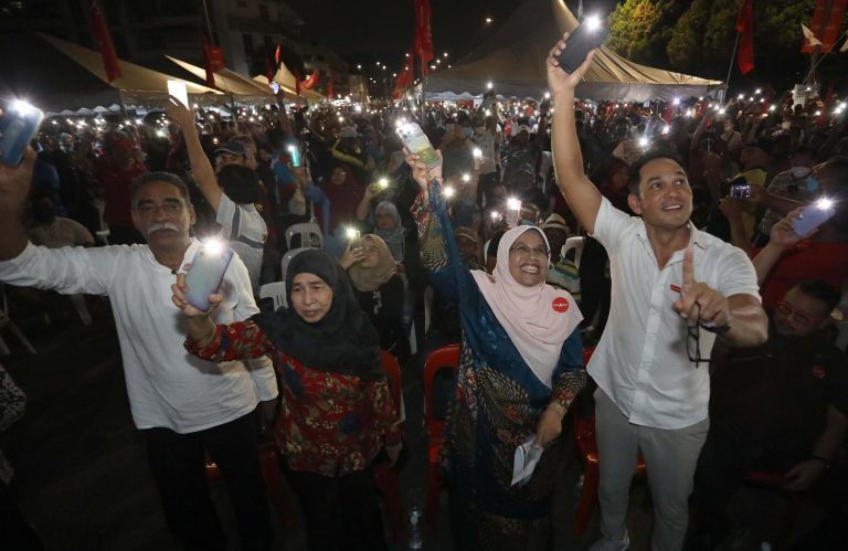 绕舌歌手艾迪曼感动安邦人热烈支持希盟