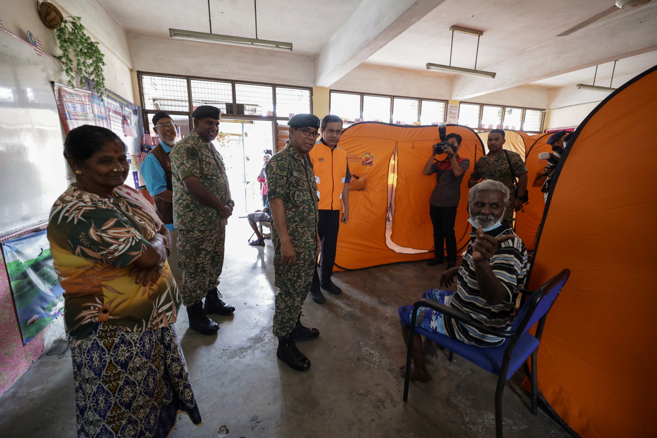 Sg Buloh 11th Brigade helping flood victims ready to do more