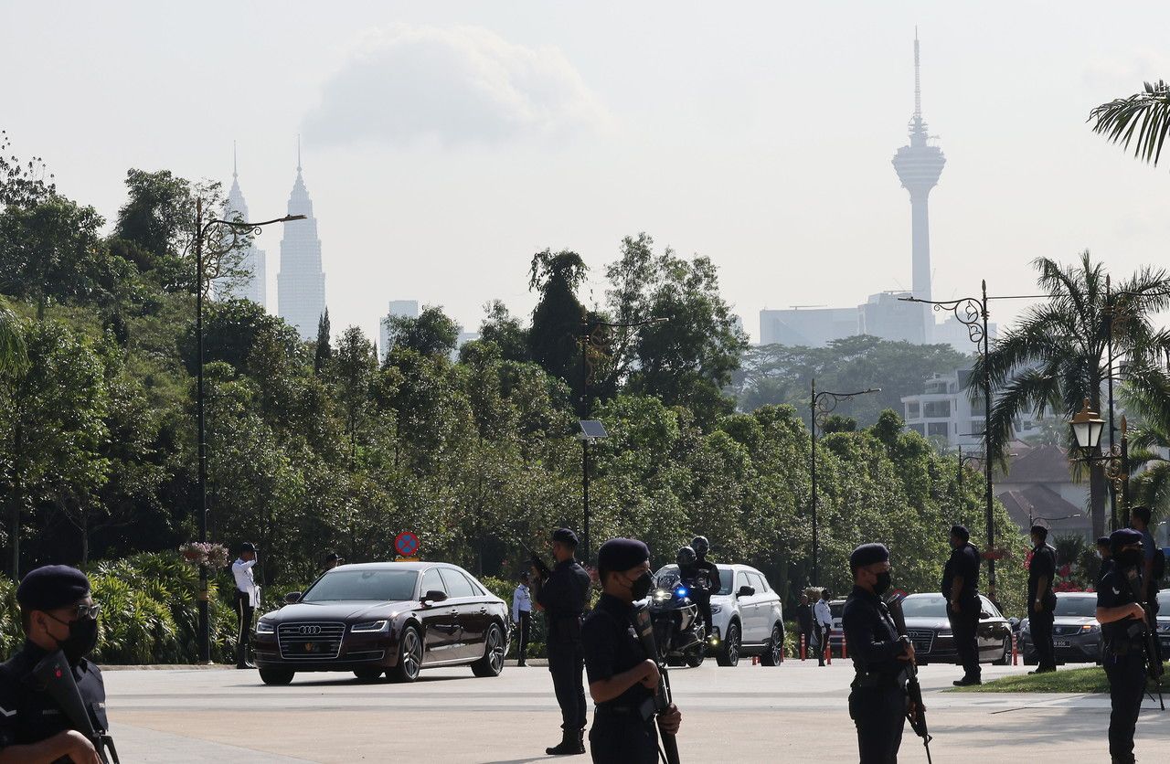 悬峙国会：马来统治者开会解困局