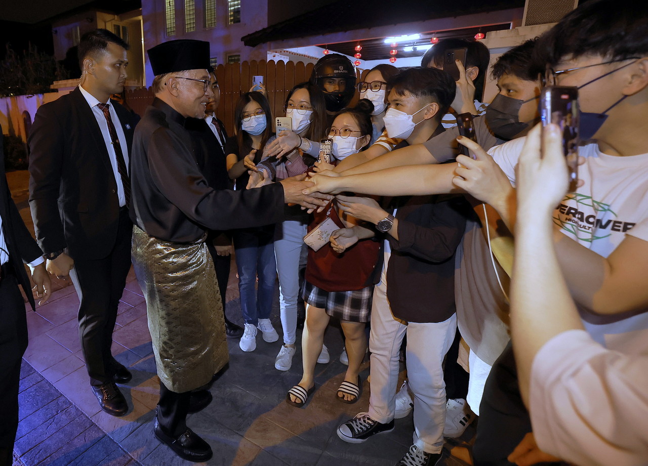 PM Anwar announces Monday as public holiday