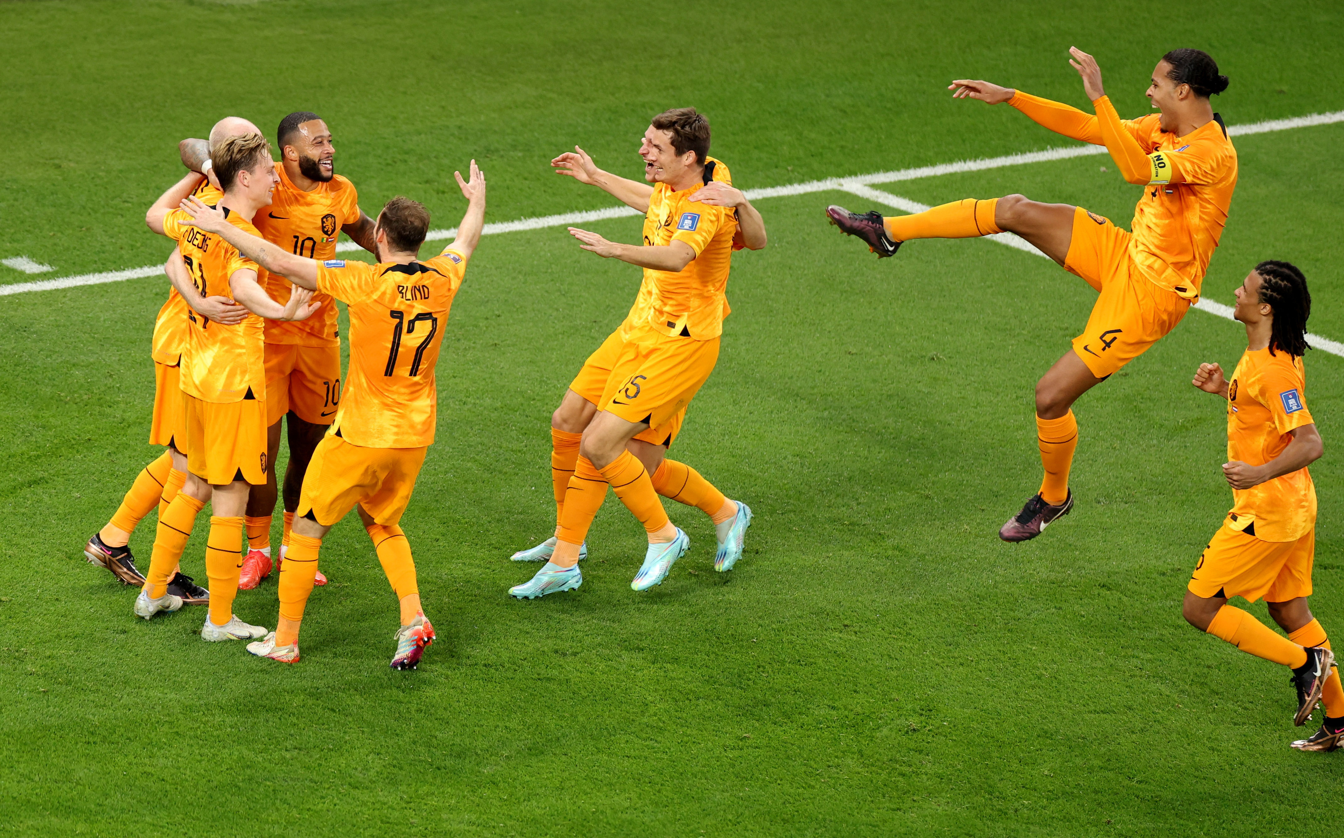Dutch stage winning return to World Cup with 2-0 victory over Senegal
