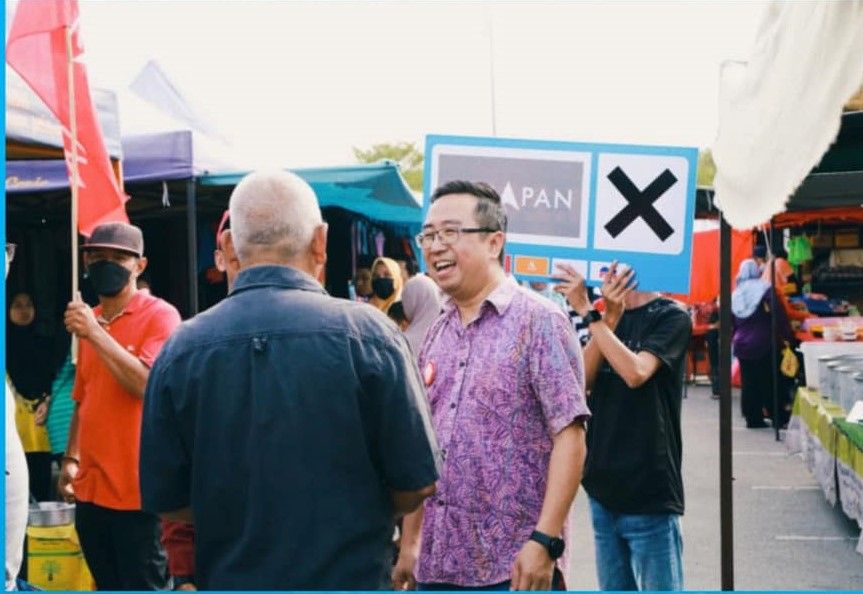 不谙中文教师华中任教 郑立慷批未兑现召回承诺