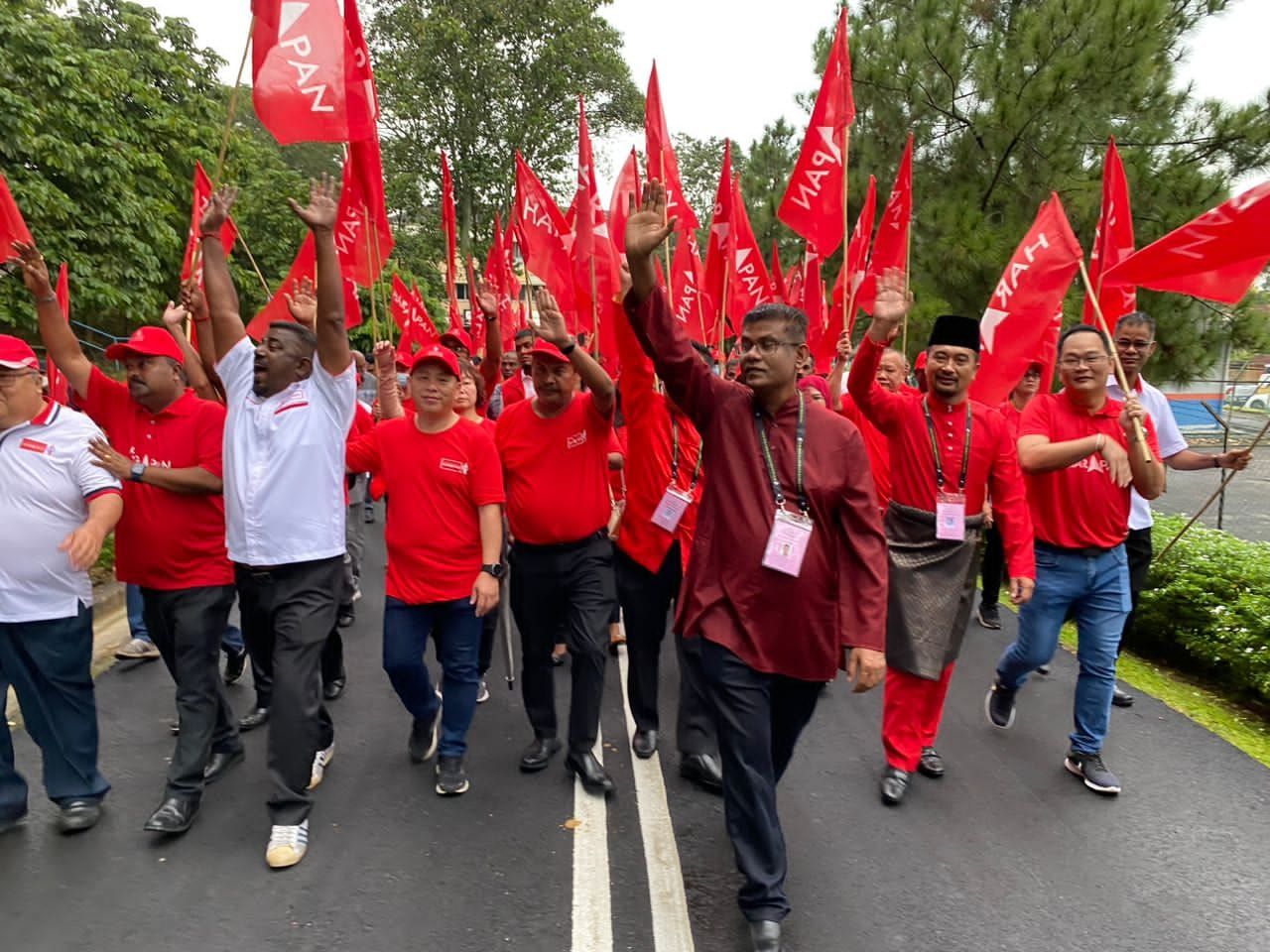 拥有多年雪EXCO资历 　甘纳峇迪劳：承诺把巴生人民的声音带进国会