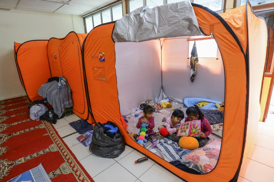 Agong decrees flood victims must to adhere to instructions to evacuate to PPS