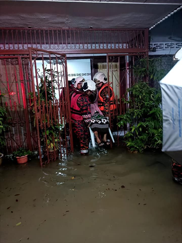 雪州4县区淹水 启动7中心安顿逾800灾黎