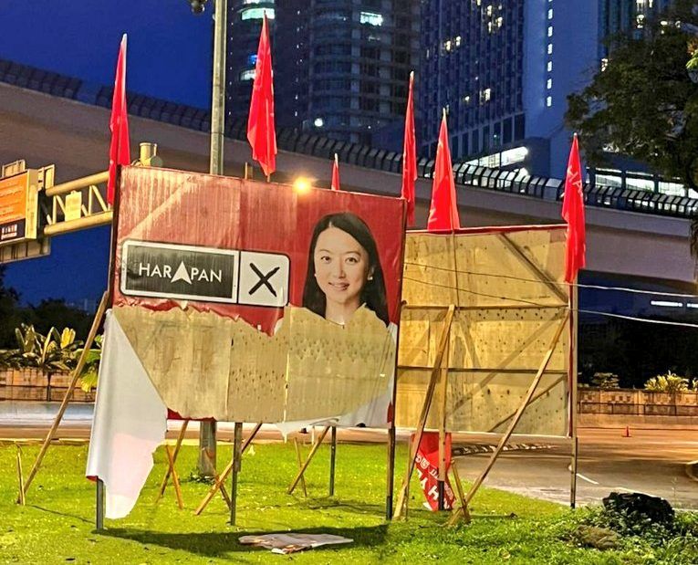 பிரச்சார சுவரொட்டிகள் கிழிந்துள்ளது, வேட்பாளர்கள் சிசிடிவி காட்சிகளை பகிருமாறு குடியிருப்பாளர்களை கேட்கிறார்கள்