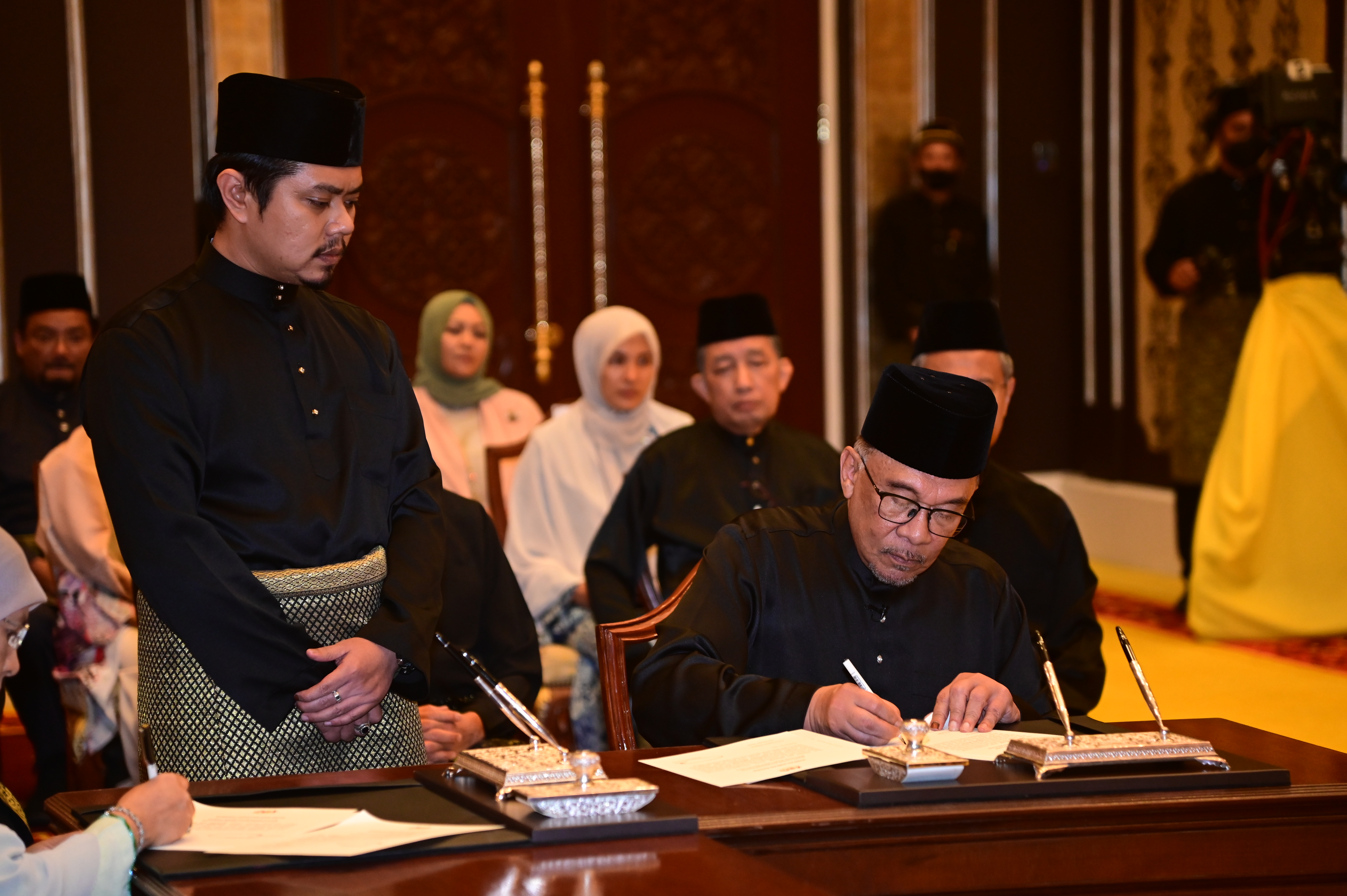 PM Anwar's unity govt will lead to political stability, growth — economists