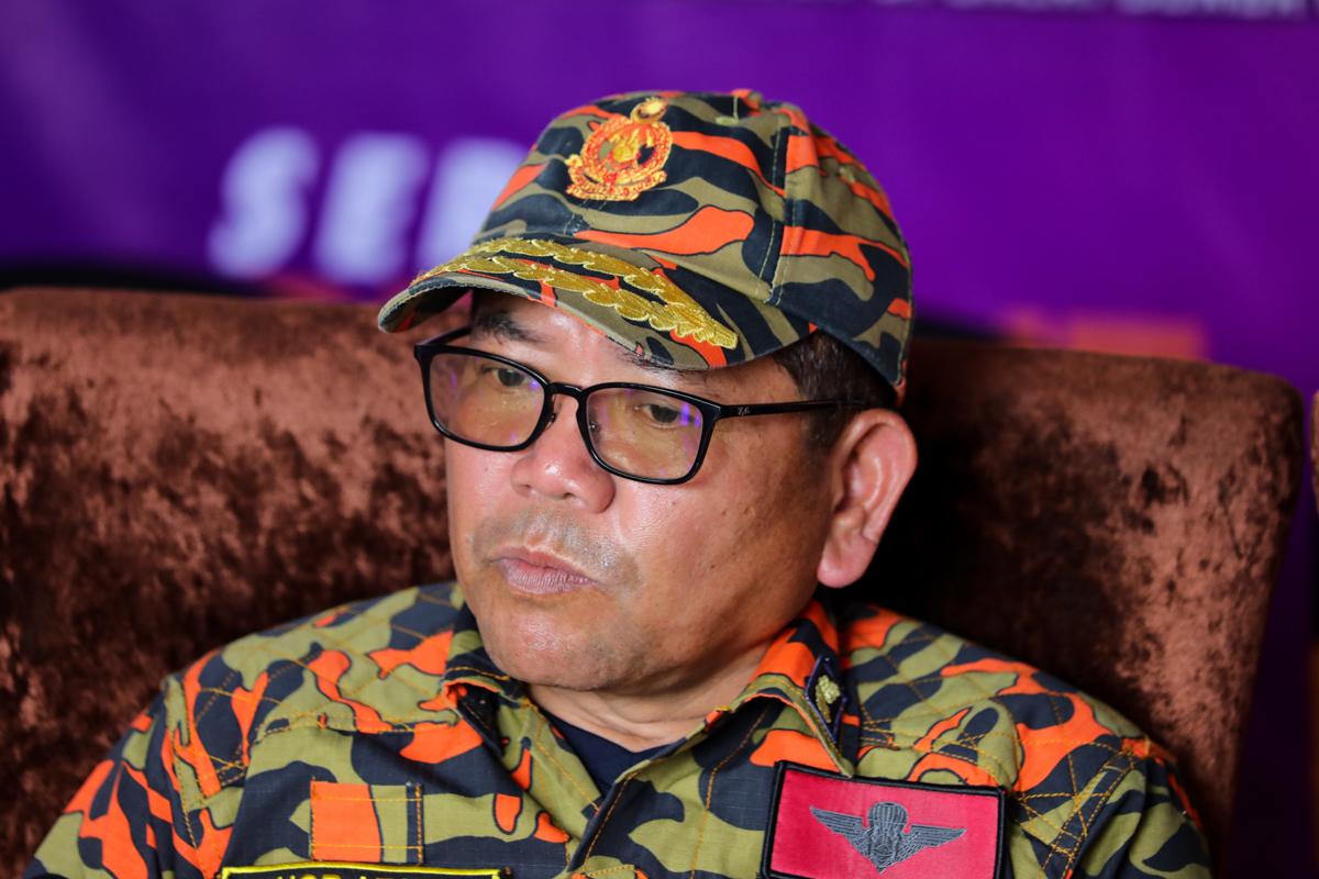 MB visits Selangor Fire Dept director at Selayang Hospital