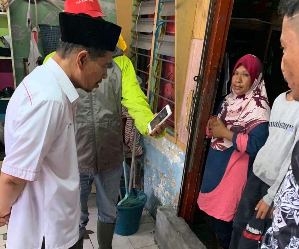 Calon HARAPAN Kapar ziarah mangsa banjir kilat di Kampung Delek