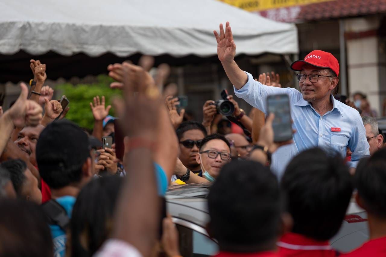 Anwar tidak kisah dilabel 'PM tepi' asal tidak sakau duit