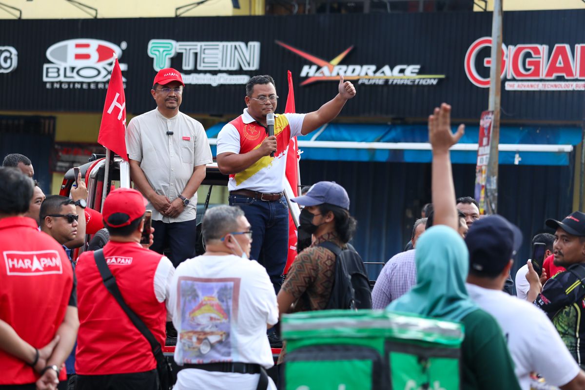 எளிதில் மனநிறைவு கொள்ள வேண்டாம்- ஷா ஆலம் தொகுதியை தற்காக்க கடுமையாக உழைப்பீர்- அமிருடின்