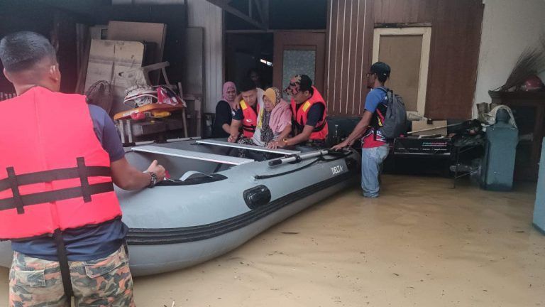 加埔.中路闪电水灾 消拯局派出救援大队救灾