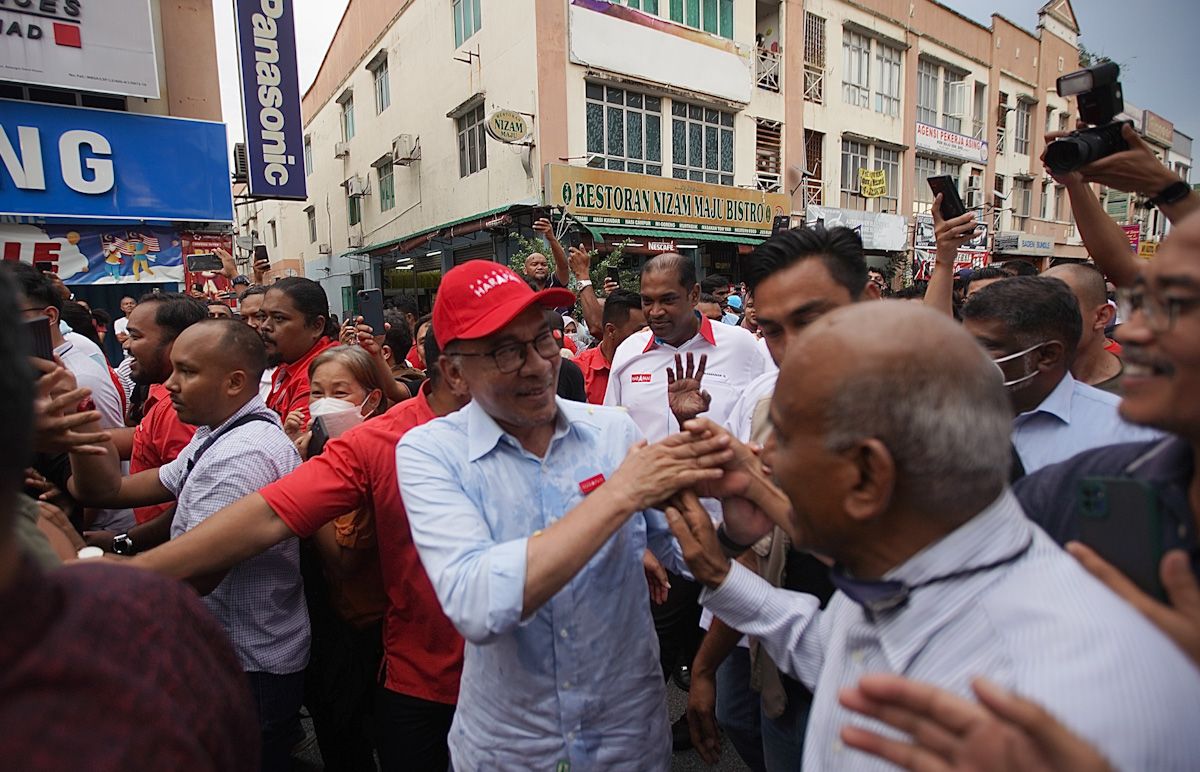 தனக்கு உலக அங்கீகாரம் கிடைக்க பொறாமையில் பிதற்றுகிறார் பாஸ் கட்சி தலைவர் அடி அவாங்