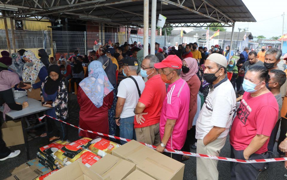 雪人民市集士曼达站 300托蛋1小时扫空