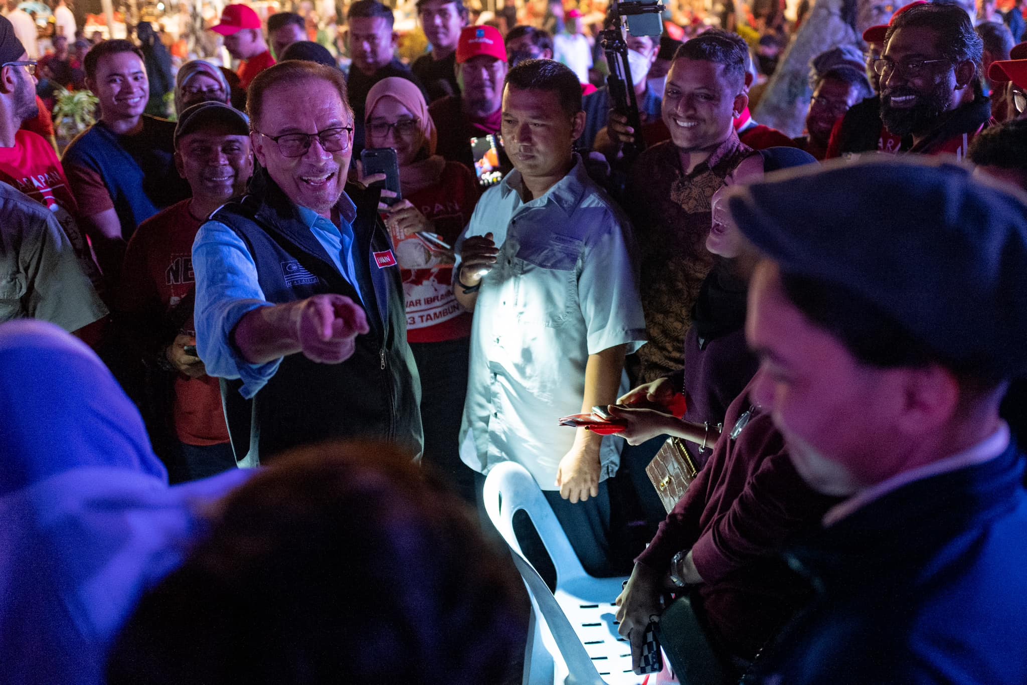 GE15: Anwar calls on the people to rise, reject failed leaders, ensure Malaysia is stable again