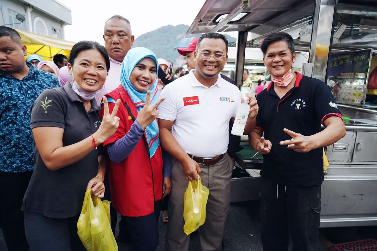 GE15: Selangor the only Southeast Asian country’s state to offer free insurance coverage to its people — Amirudin