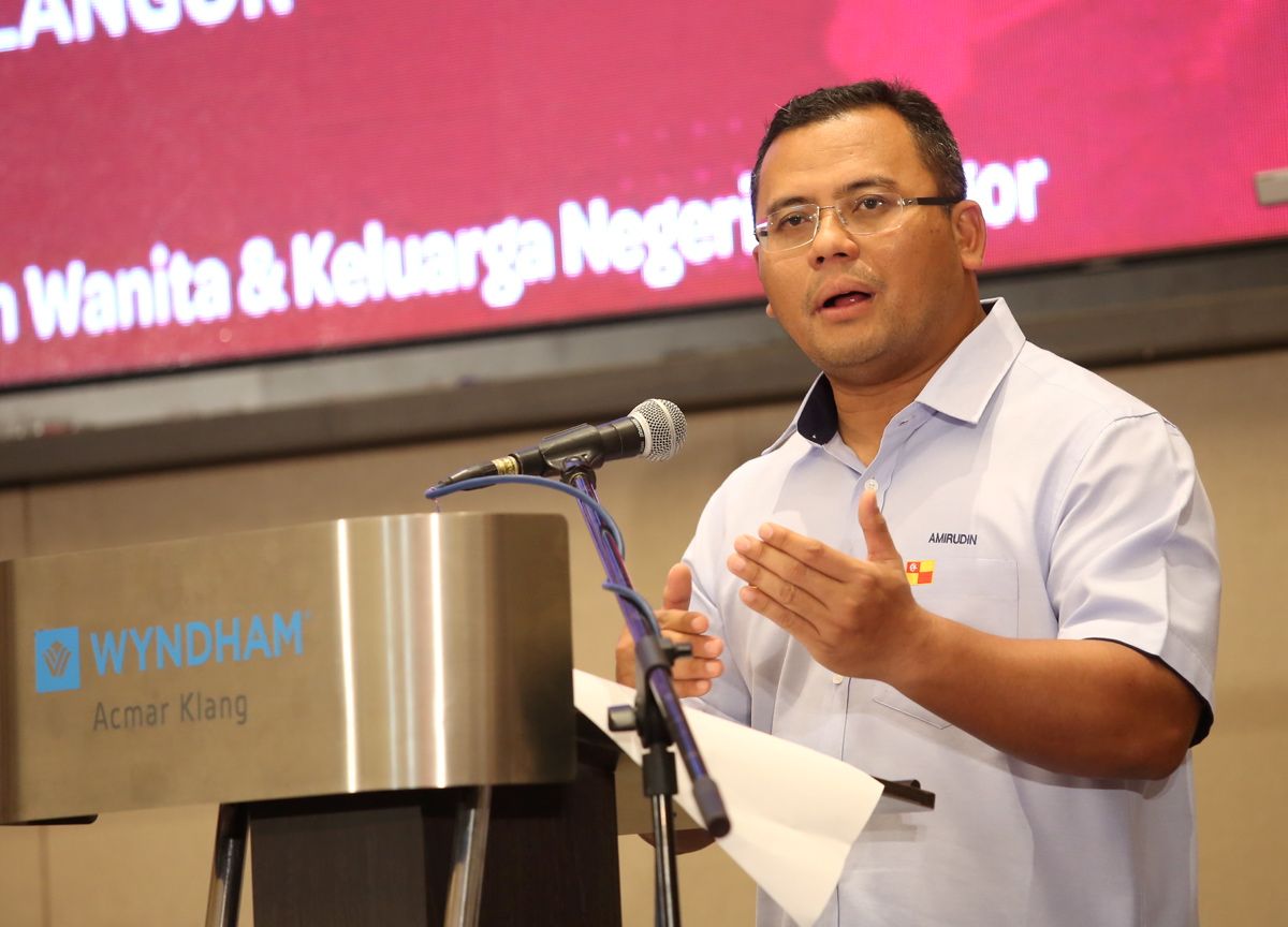 சிலாங்கூர் வாக்களிக்கும் நாளுக்கு முன் ஒரு நாள் விடுமுறை அளிக்கிறது, இதனால் வாக்காளர்கள் வீடு திரும்புவதை எளிதாக்குகிறது