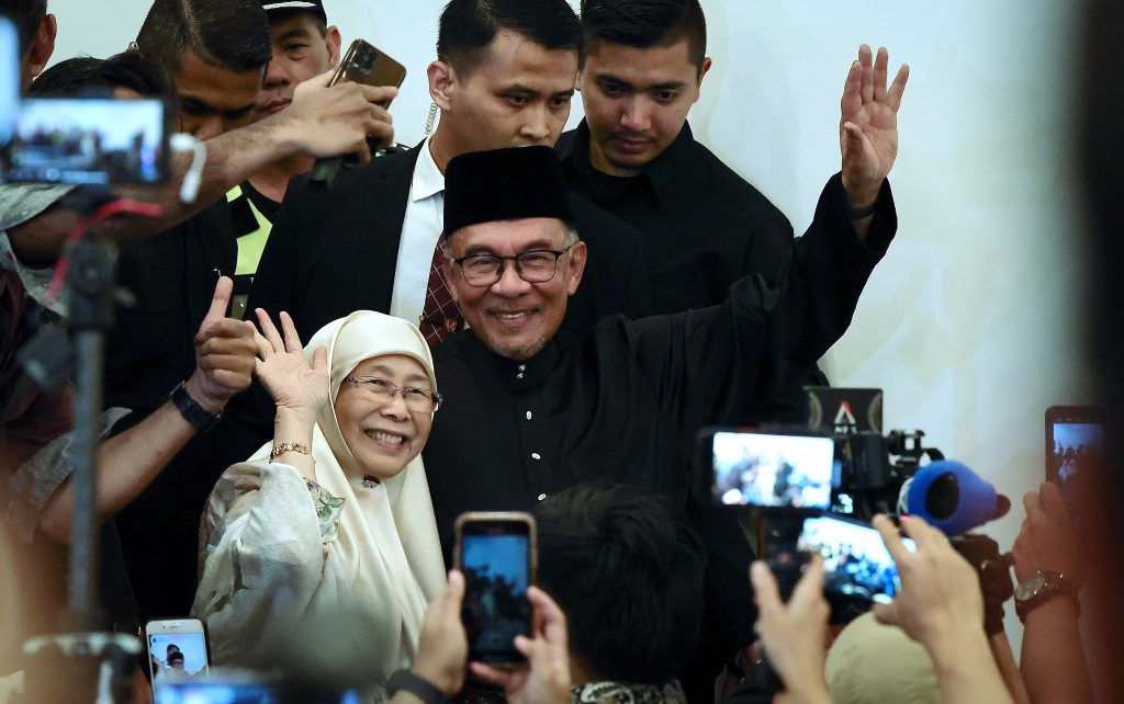 Political foes join in to congratulate Anwar