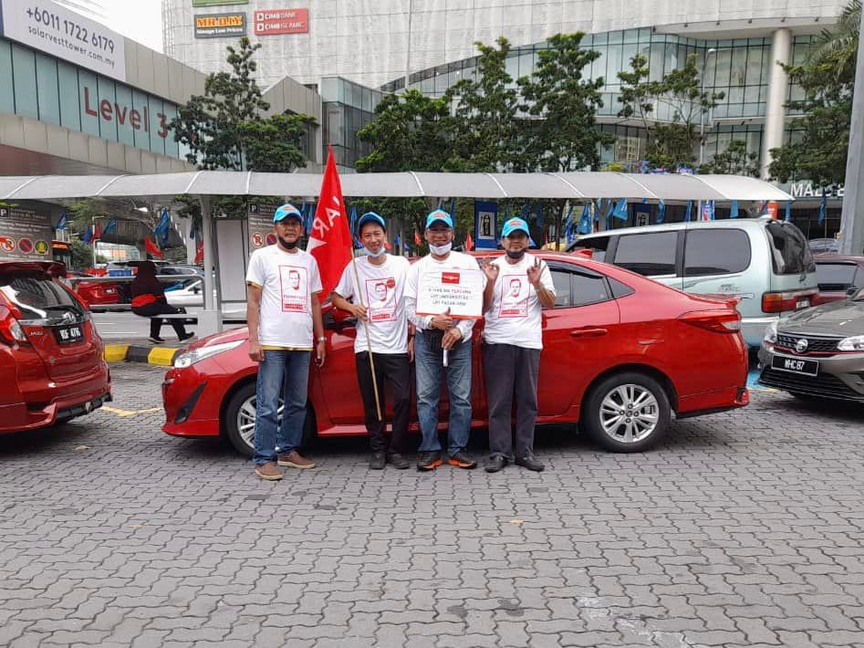 Lembah Pantai's Fahmi Fadzil offers free e-hailing services following LRT disruptions