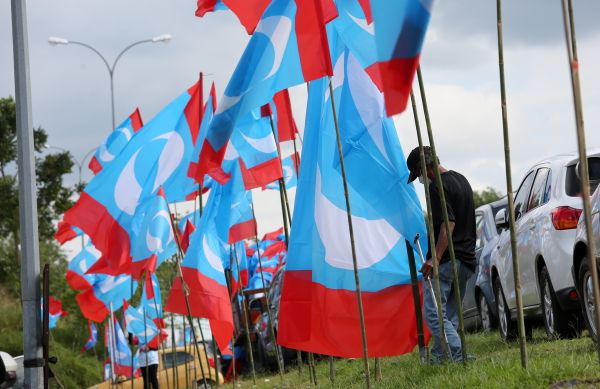 சுல்தானுக்கு எதிரான பாஸ் கட்சித் தலைவரின் கருத்து- பெரிக்கத்தானின் நிலைப்பாடு என்ன? கெஅடிலான் கேள்வி