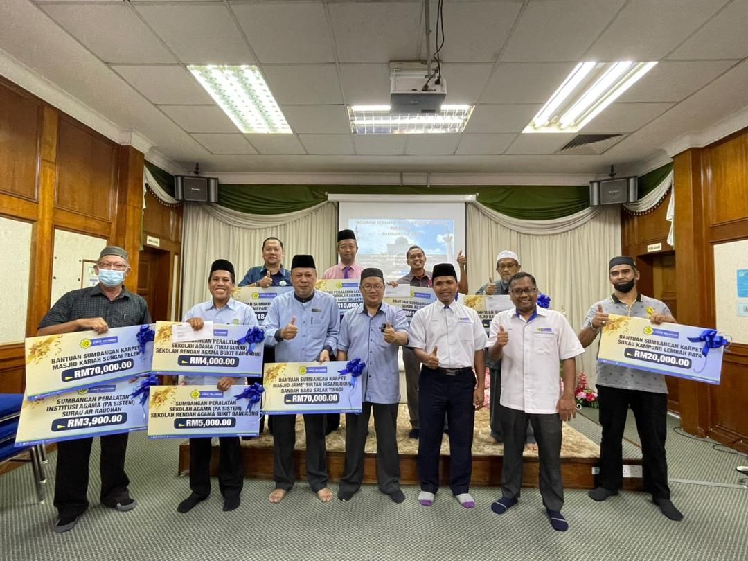 Zakat Selangor agih RM294,000 sedia keperluan di masjid, sekolah