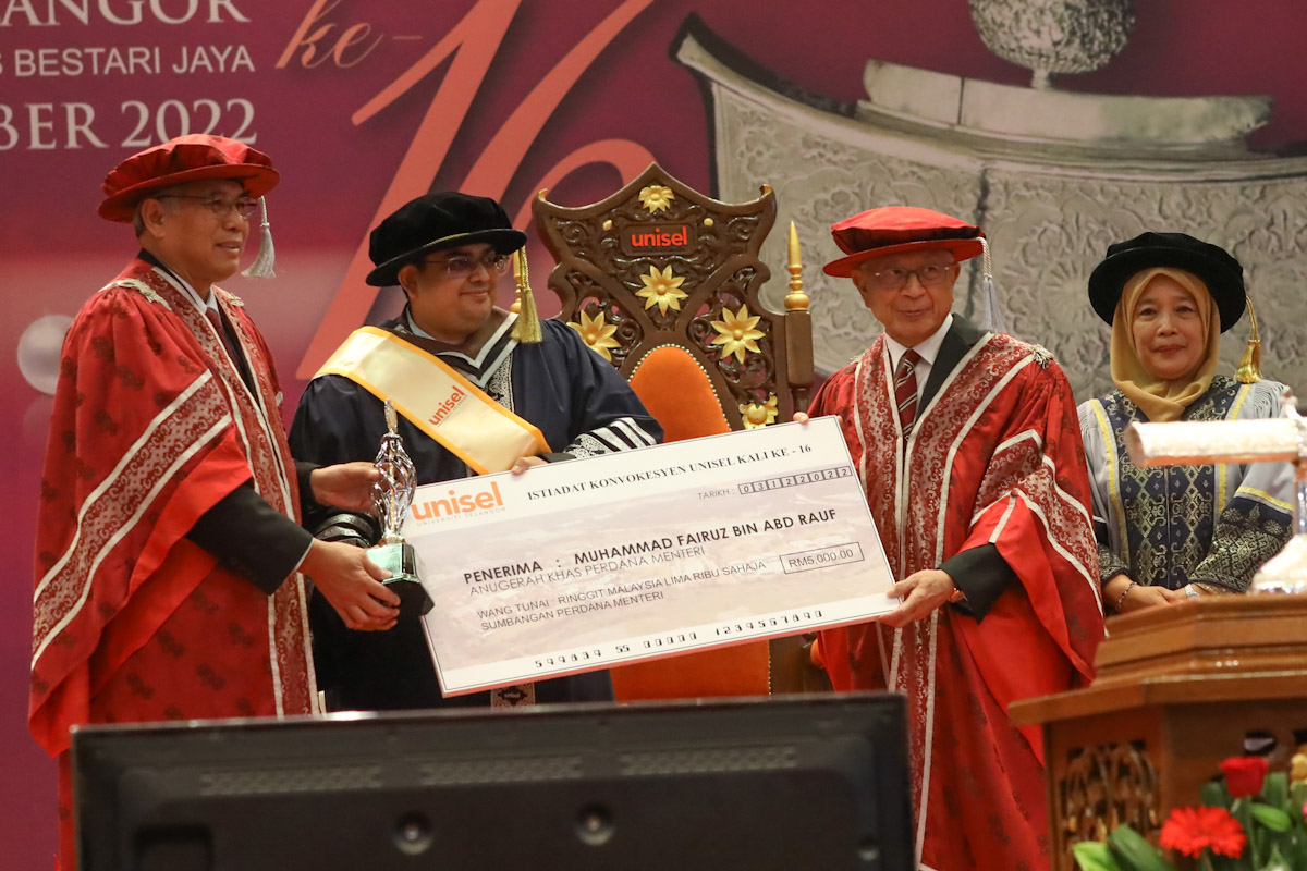 Pensyarah Unisel antara dua penerima Anugerah Khas Perdana Menteri