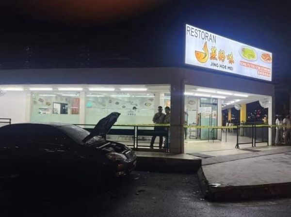 Pelayan restoran maut bungkusan atas bonet kereta meletup