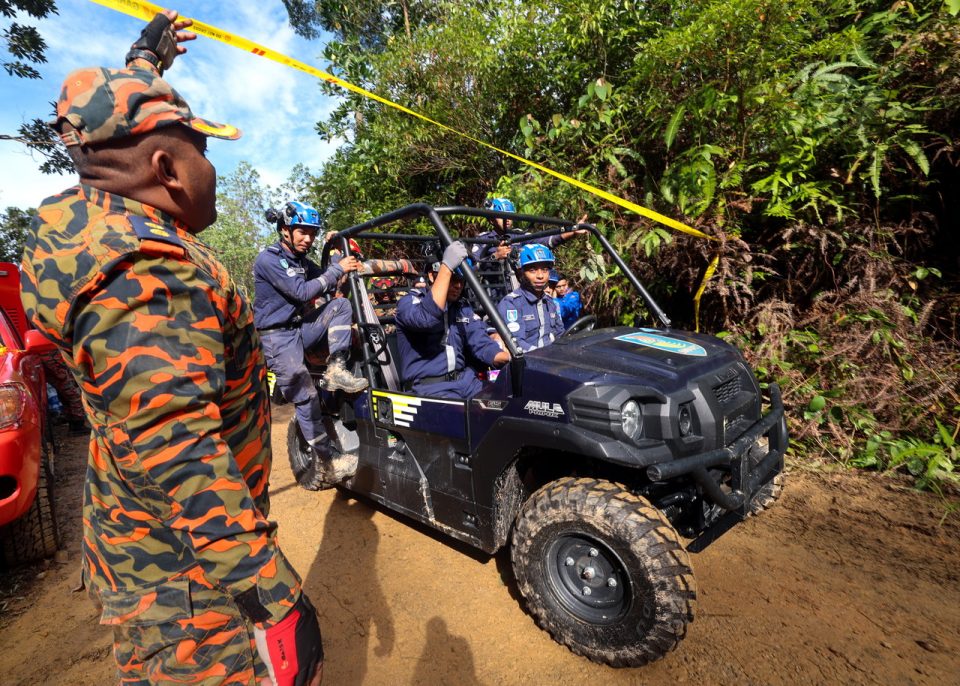Batang Kali landslide: No volunteers allowed to participate in SAR efforts — Fire Dept