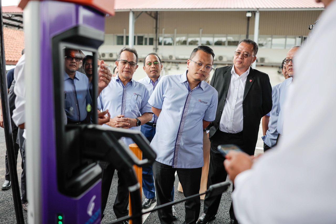 Govt targets 1.5 mln electric vehicles in the country by year 2040
