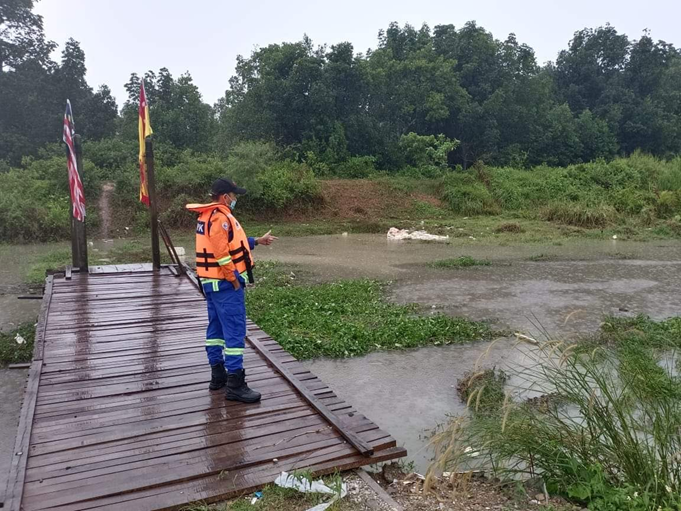 கிள்ளான் மற்றும் கோலா லங்காட்டில் நீர் மட்டம் உயர்வதால் குடியிருப்பாளர்கள் எச்சரிக்கையாக இருக்குமாறு கேட்டுக் கொள்ளப்படுகிறார்கள்