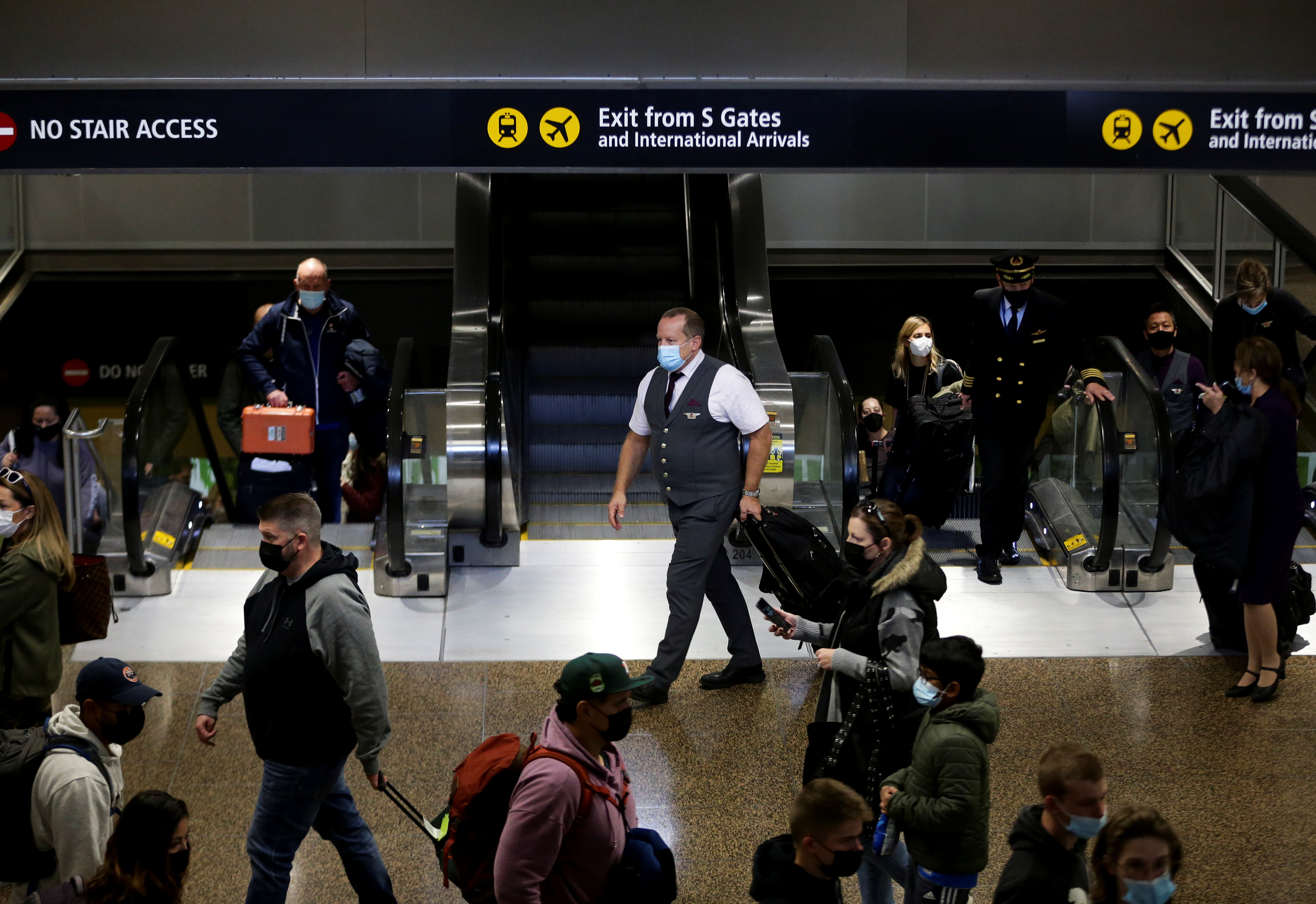 US to impose mandatory Covid-19 tests for travellers from China
