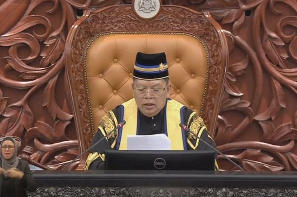 佐哈里:内阁刚批准草案 服务法案最迟10月呈国会