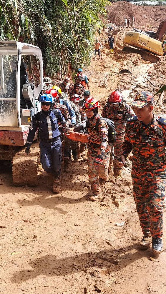 峇冬加里土崩：  遗体开始腐烂  4罹难者遭深埋地下7尺