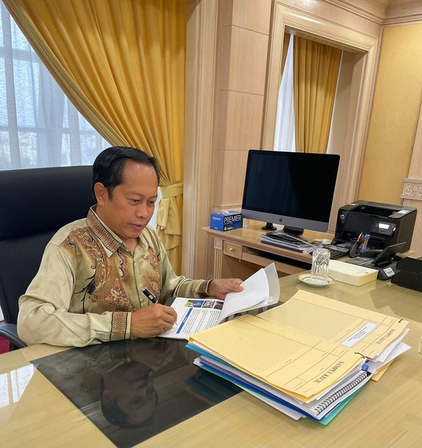 马斯兰: 须一两月填补空缺 不仓促委官联公司高职