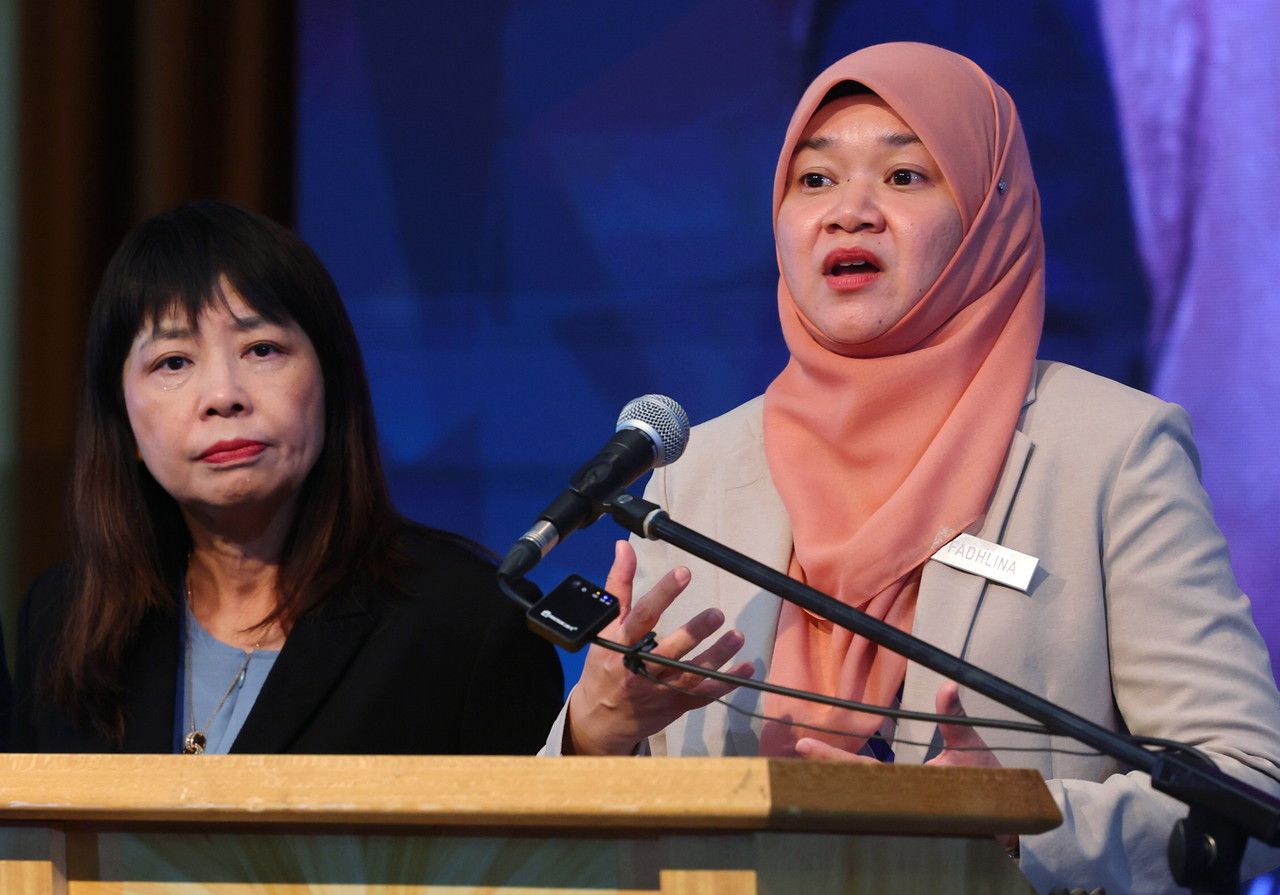 网传教师咬伤学生身体数 教长促让执法单位彻查