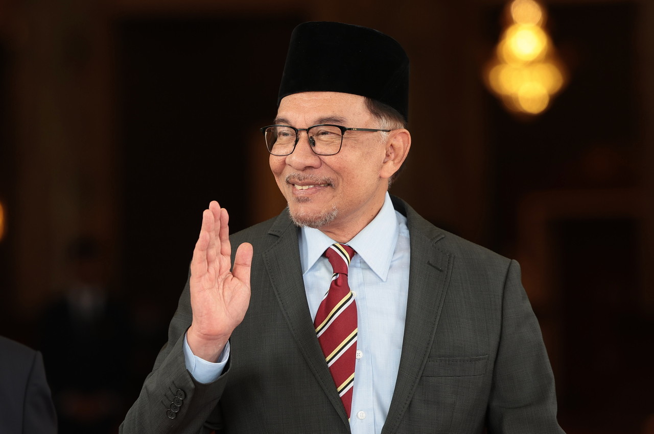 Good governance to boost investor confidence, curb plundering of wealth — PM Anwar