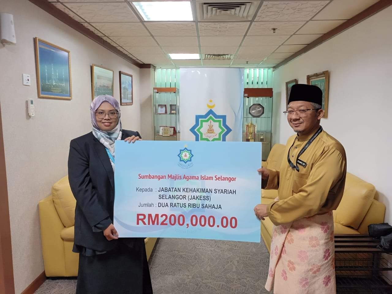 Mais sumbang RM200,000 kepada Jabatan Kehakiman Syariah negeri