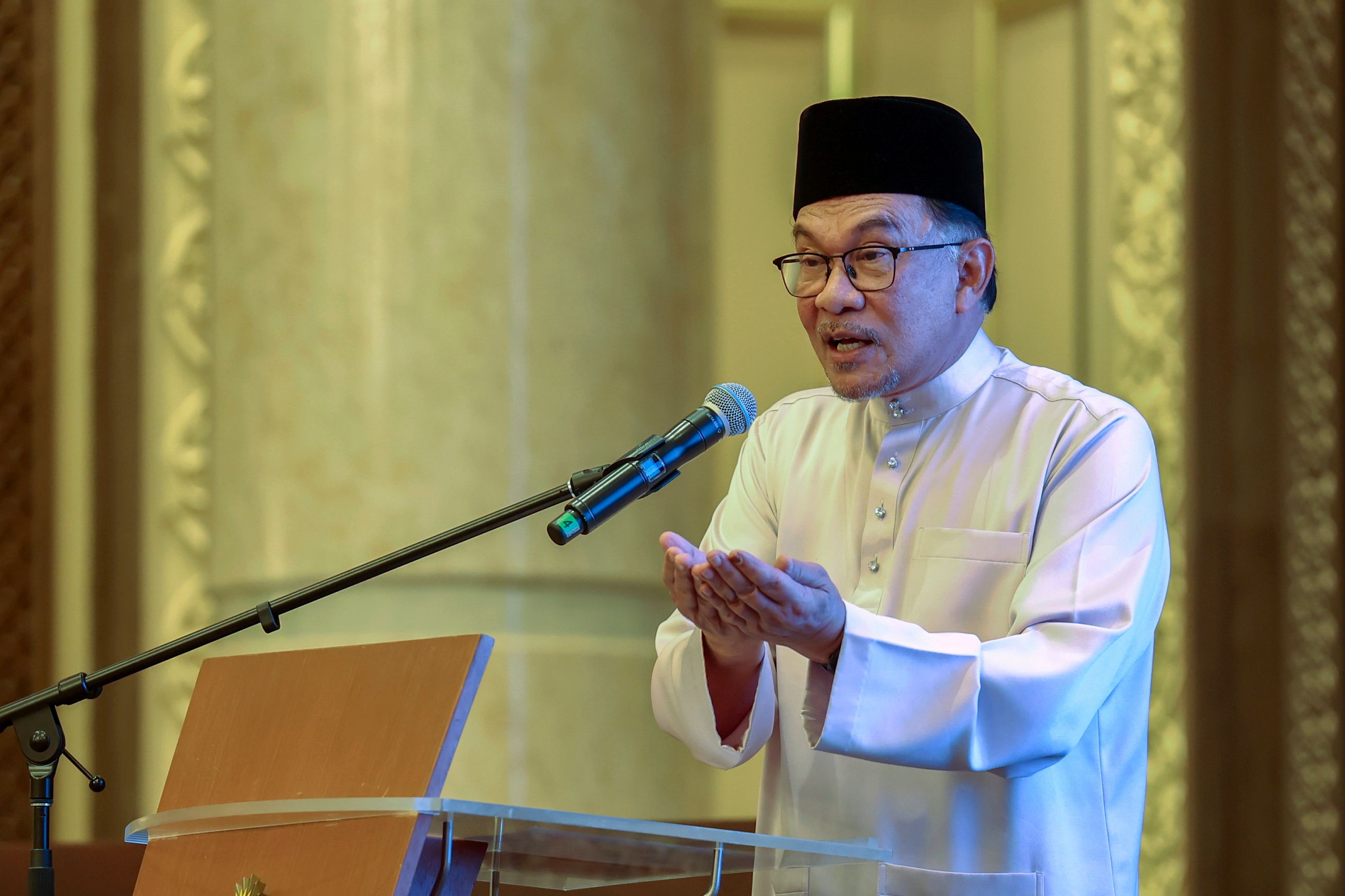 PM gesa penjawat awam tinggalkan amalan turut perintah tanpa semak peraturan