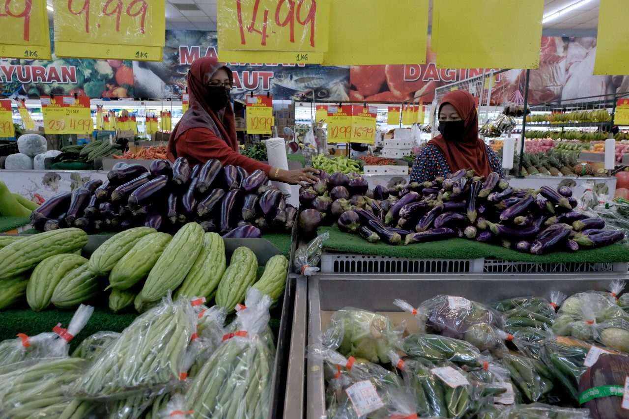 Increase minimum salary to balance income with living cost — Expert