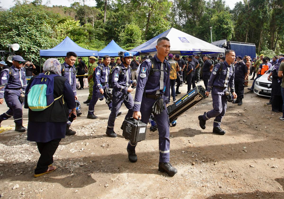 Waris harap mangsa tragedi tanah runtuh ditemui selamat