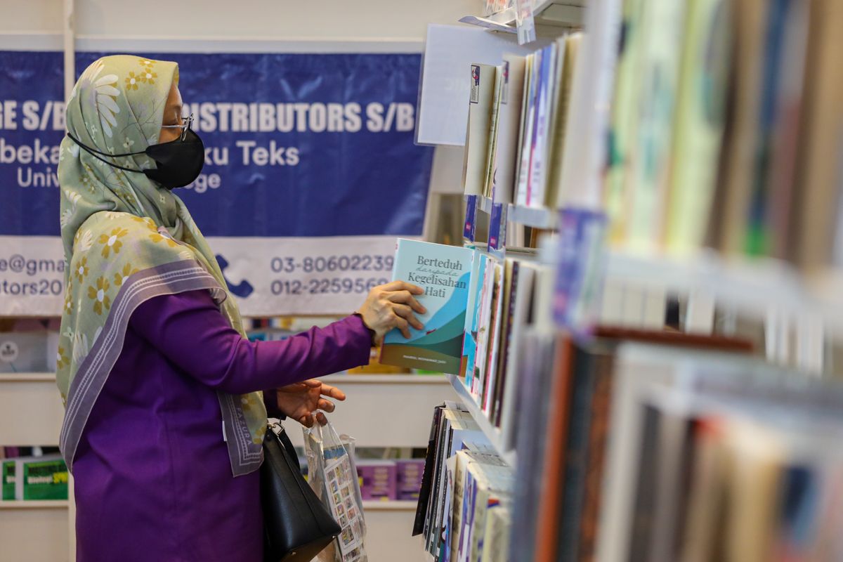 Pengunjung belanja hampir RM1,000 beli buku terjemahan IBDE