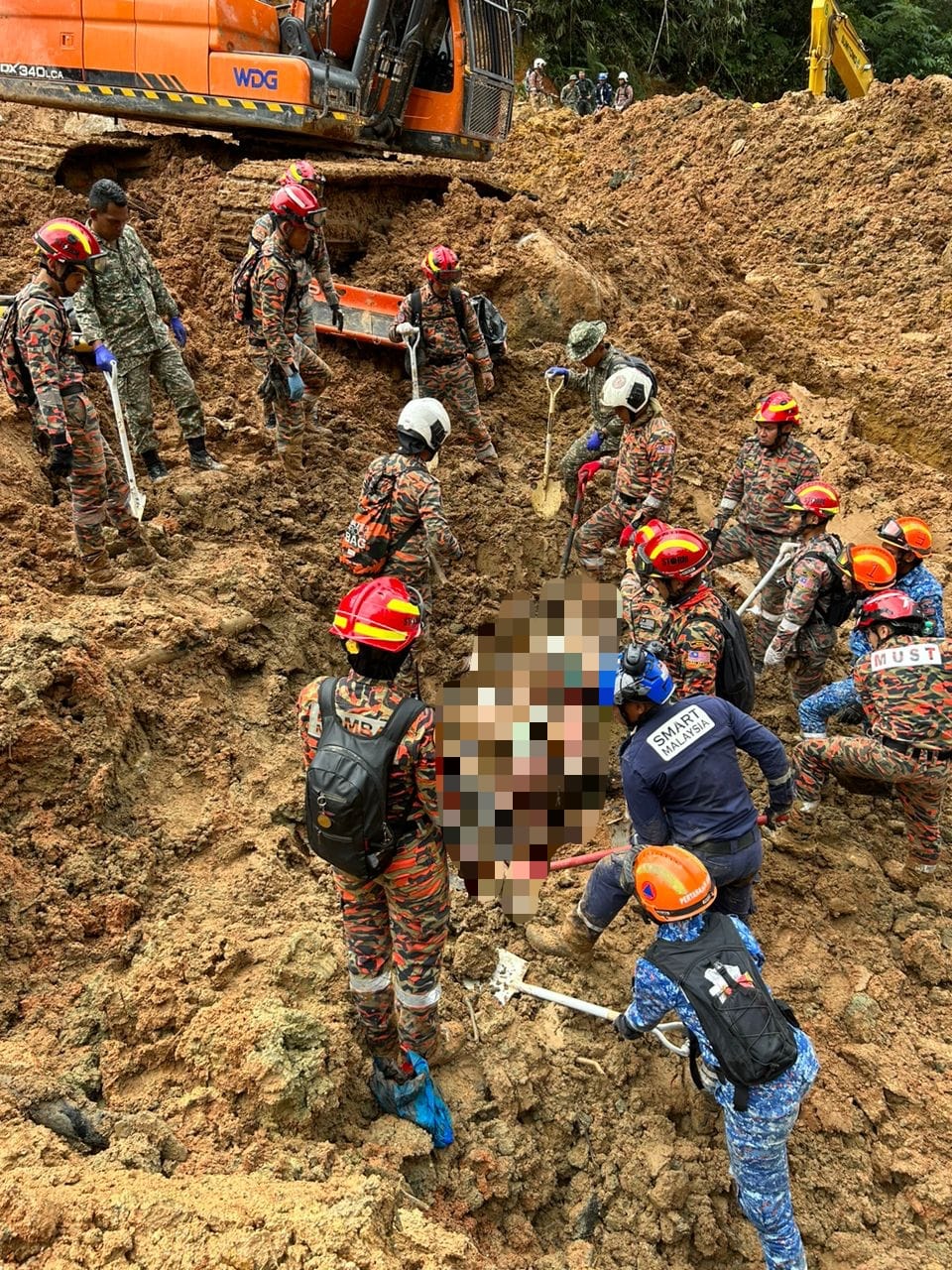Bapa empat beranak mangsa tanah runtuh berterima kasih kepada anggota SAR