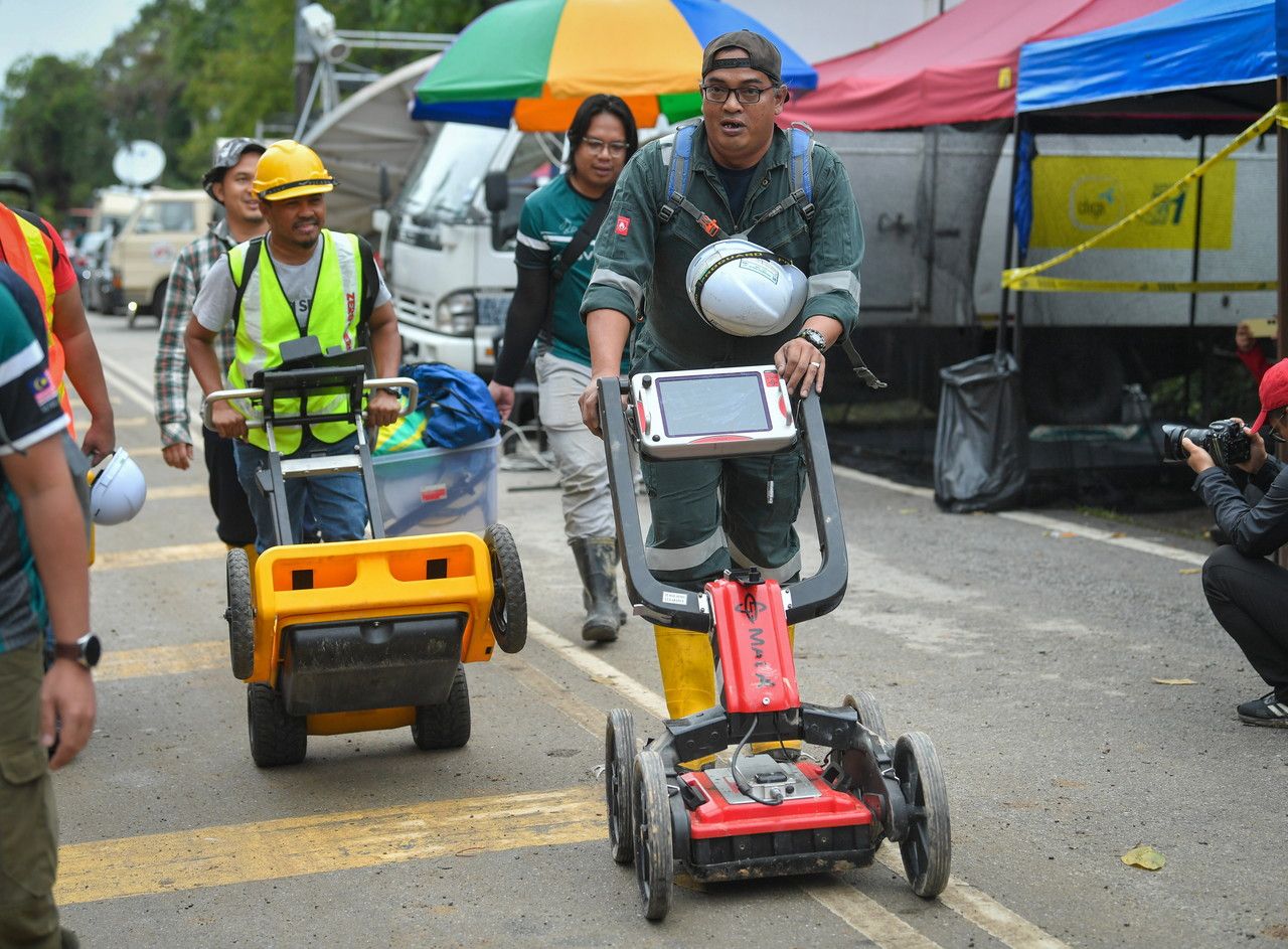 峇冬加里土崩：135人持续搜救  16尺泥泞加剧搜寻难度