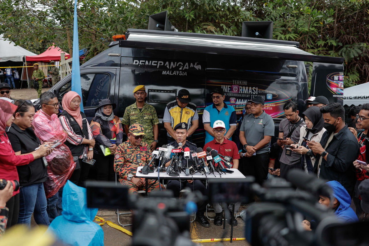 Batang Kali landslide: Second day of SAR operation to continue until 4am — Police