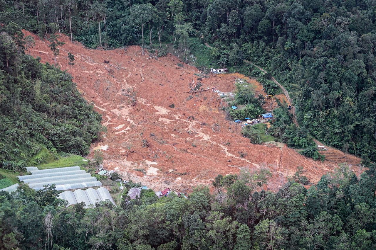 云顶旧路斜坡和道路修理 料明年中旬完成