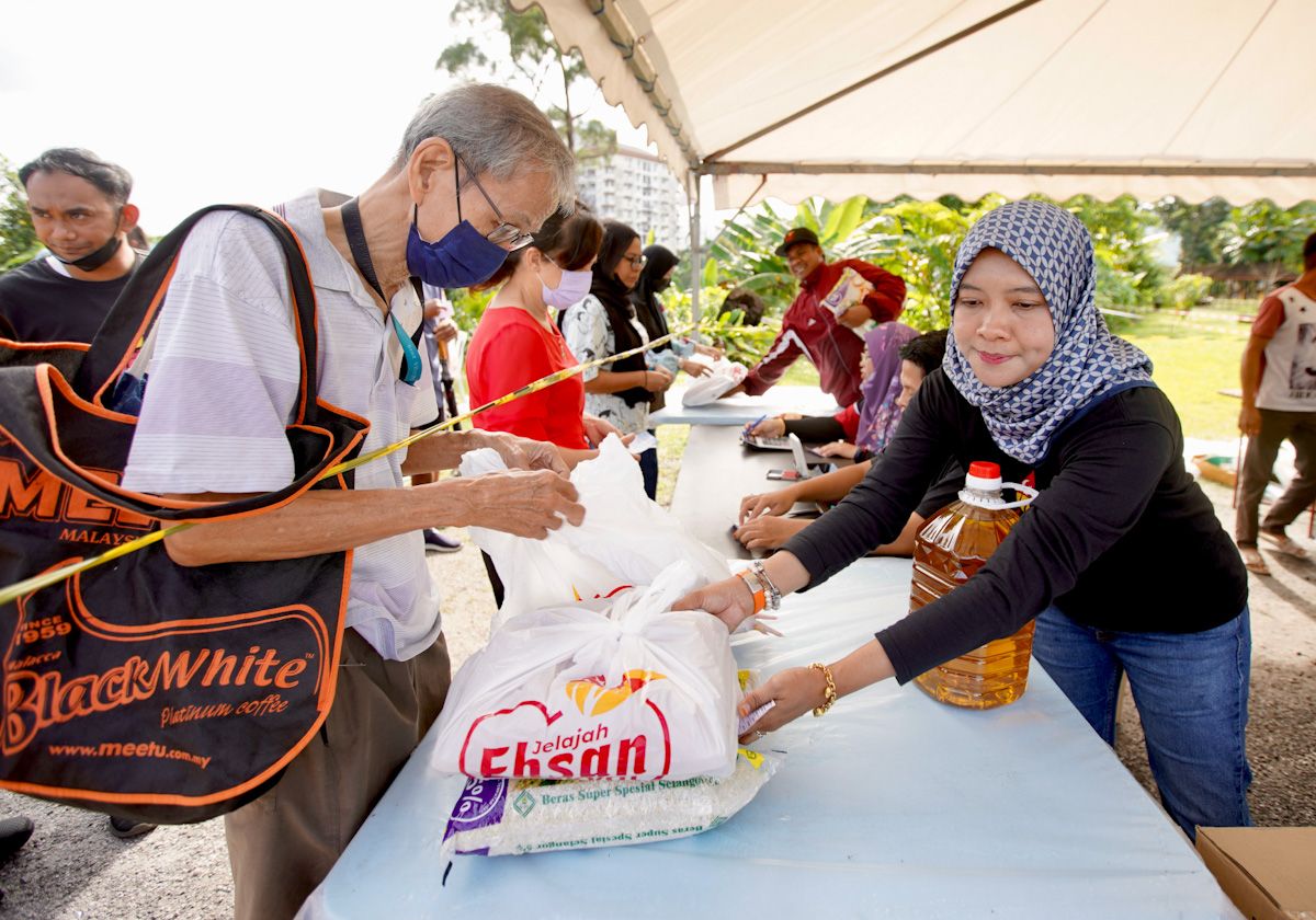 慈悯市集明日来到丹绒士拔.中路.沙白   采购便宜食材好时机喔！