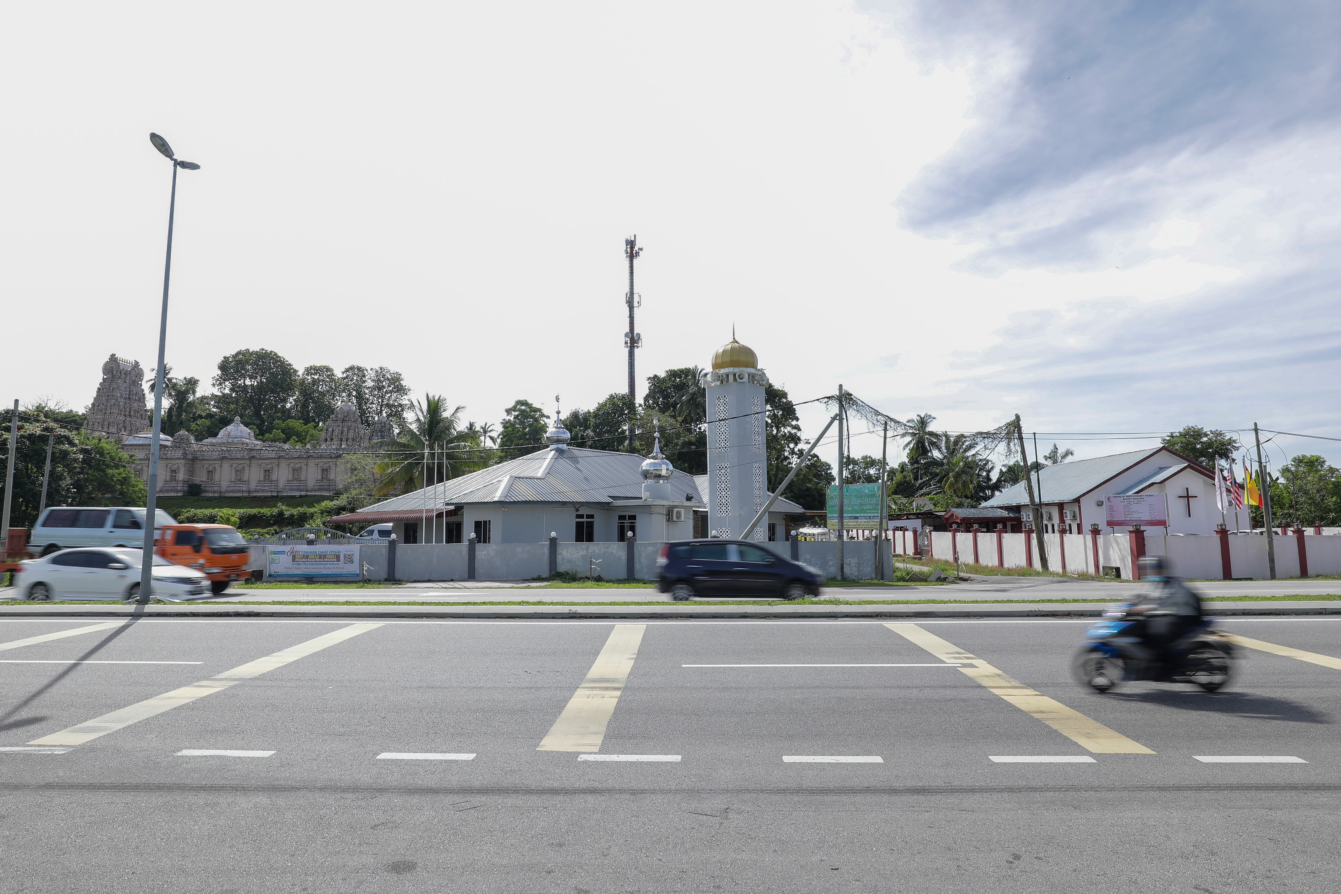 Harmoni 100 tahun tiga agama