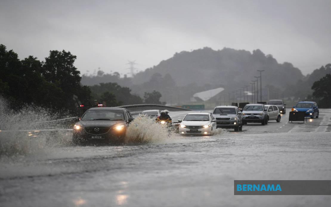 Three families affected by flash floods in Kuala Pilah