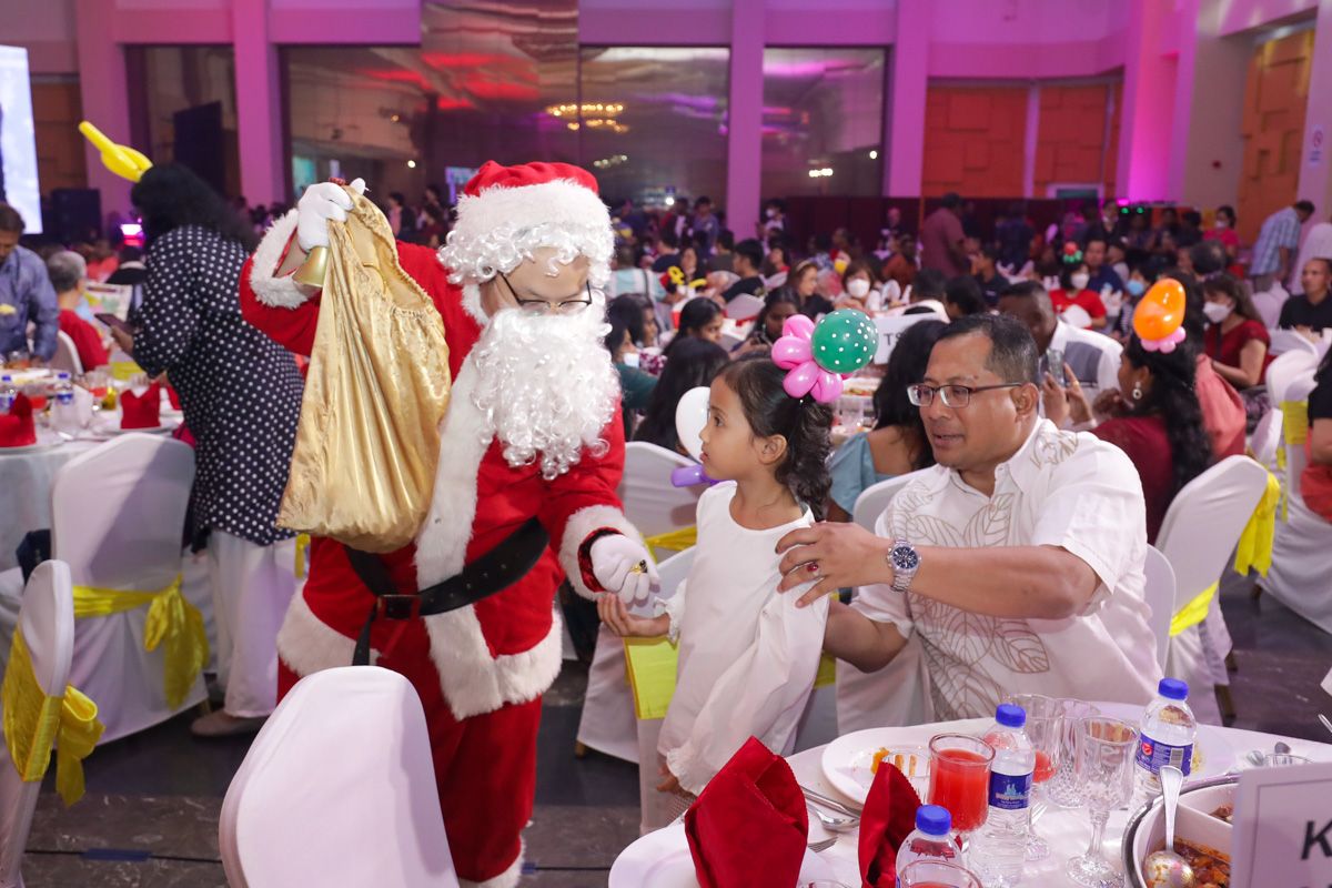 逾3000人赴圣诞庆典  雪政府与民同欢